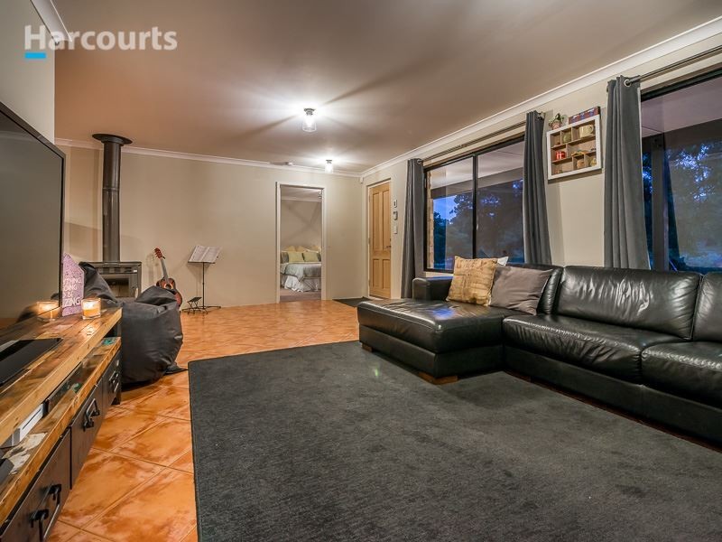 300 Santa Gertrudis Drive, Lower Chittering WA 6084