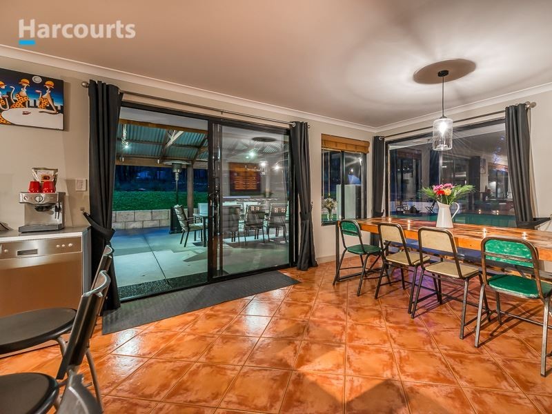 300 Santa Gertrudis Drive, Lower Chittering WA 6084