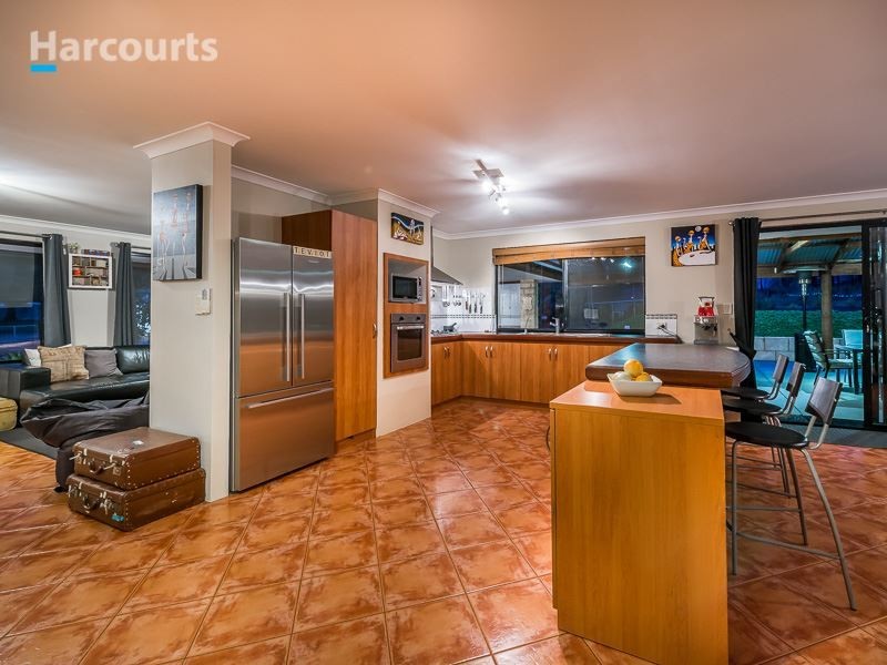 300 Santa Gertrudis Drive, Lower Chittering WA 6084