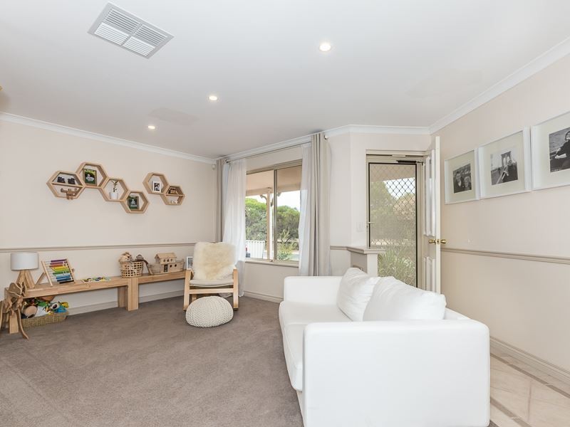 38 Midlothian Crescent, Kinross WA 6028