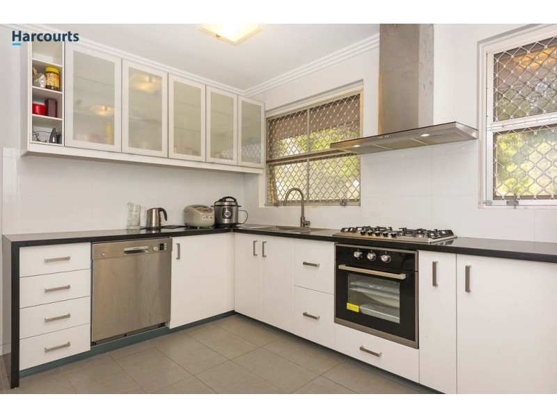 136 Howes Crescent, Dianella WA 6059