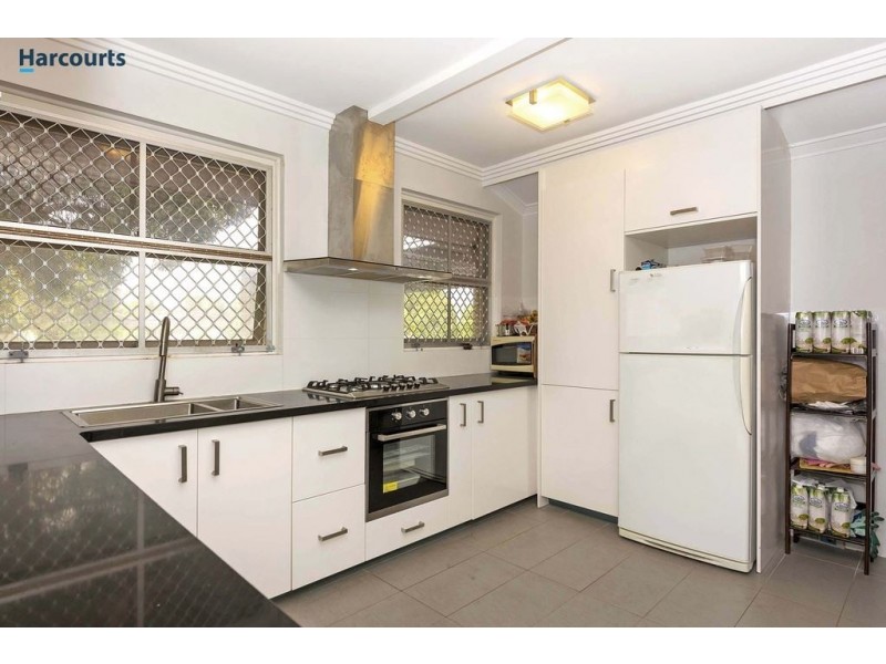 136 Howes Crescent, Dianella WA 6059