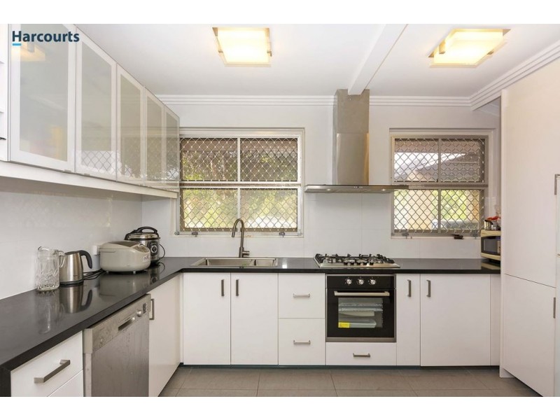 136 Howes Crescent, Dianella WA 6059