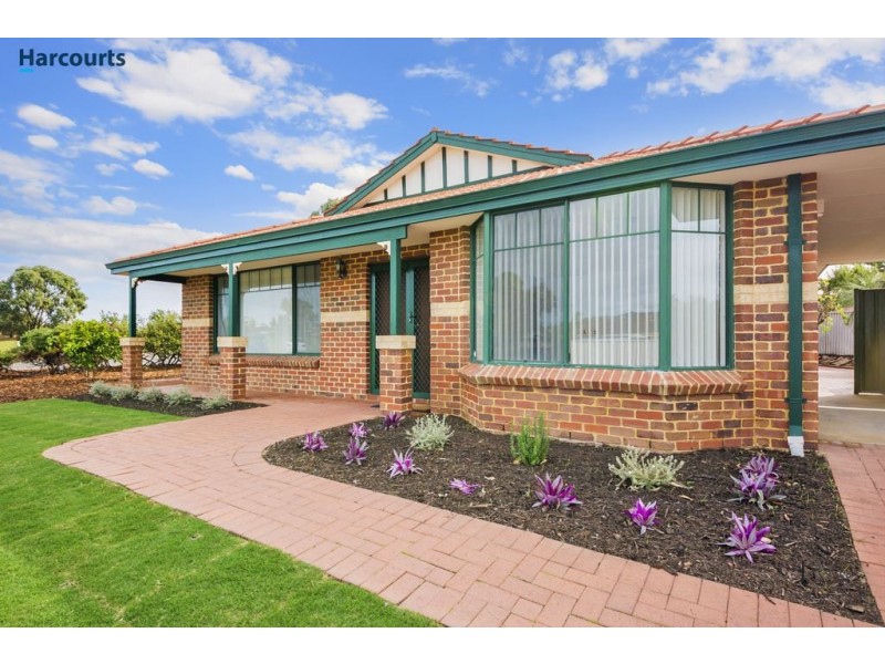 8 Renfrew Gardens, Kinross WA 6028