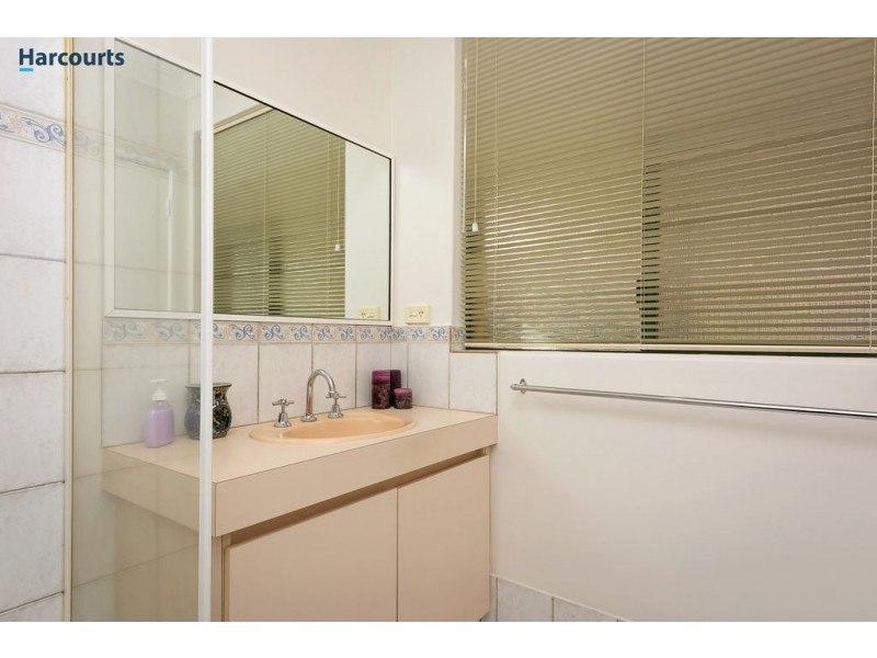 8 Renfrew Gardens, Kinross WA 6028