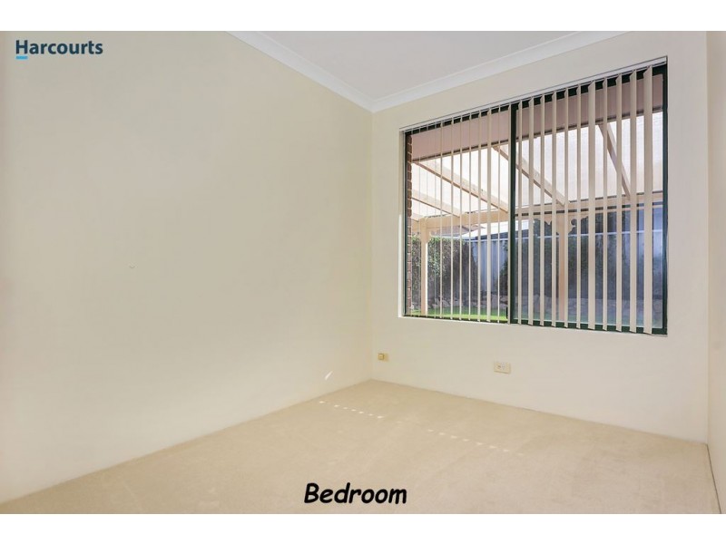 8 Renfrew Gardens, Kinross WA 6028