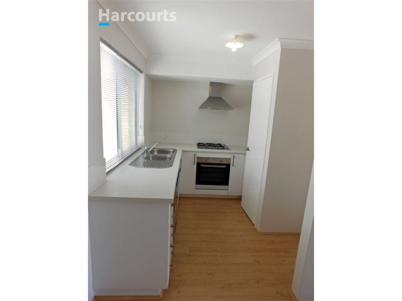 32 Belcastro Way, Madeley WA 6065