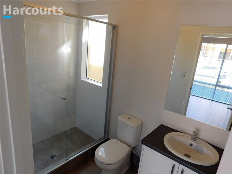 32 Belcastro Way, Madeley WA 6065