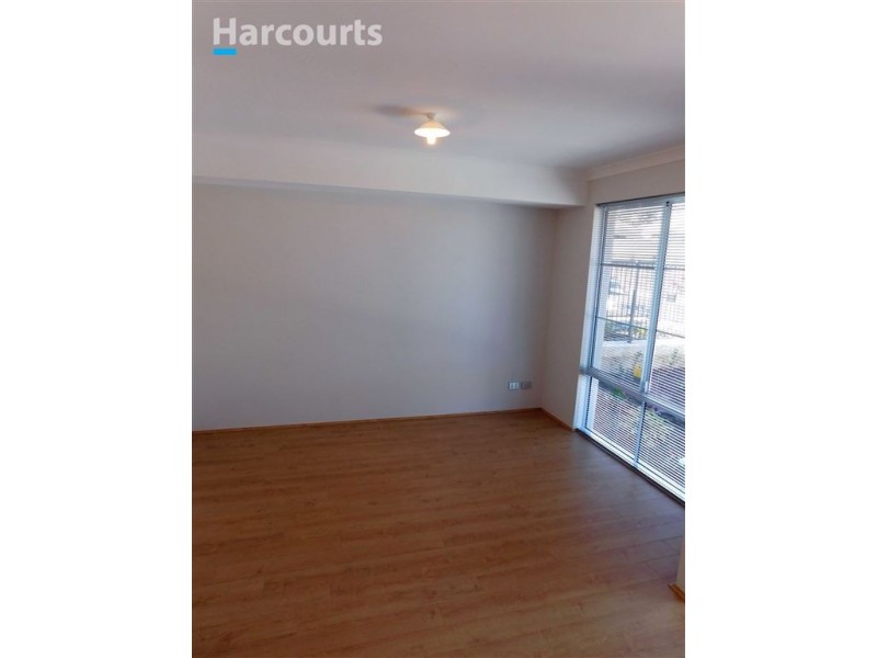 32 Belcastro Way, Madeley WA 6065