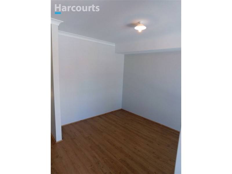 32 Belcastro Way, Madeley WA 6065