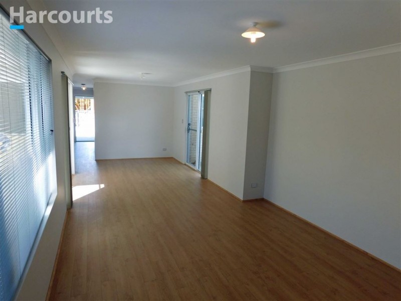 32 Belcastro Way, Madeley WA 6065