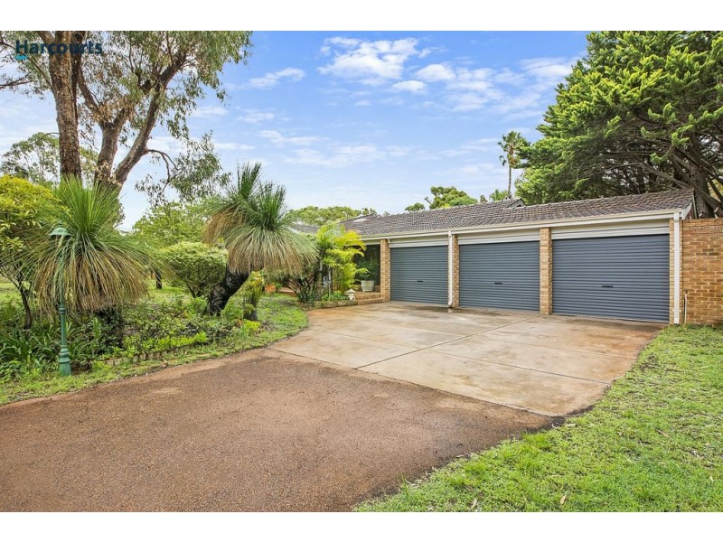 75 Bushland Retreat, Carramar WA 6031