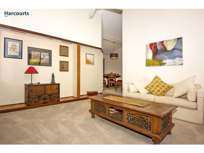 75 Bushland Retreat, Carramar WA 6031