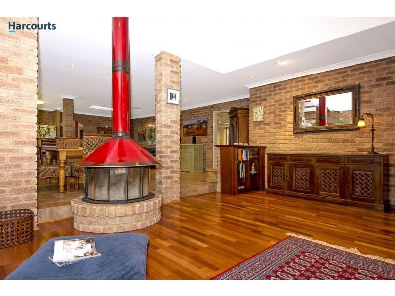 75 Bushland Retreat, Carramar WA 6031