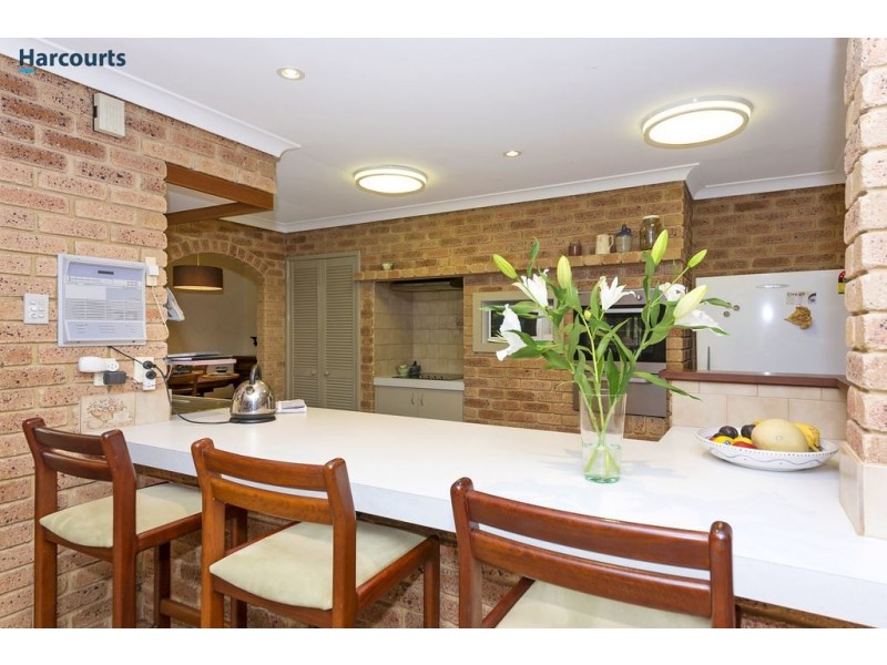 75 Bushland Retreat, Carramar WA 6031