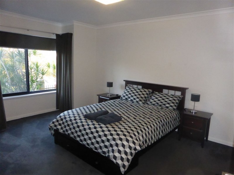 1/443 Lakeside Drive, Joondalup WA 6027