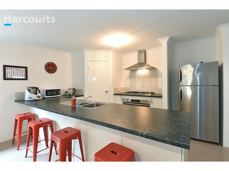 11 Petal Street, Banksia Grove WA 6031