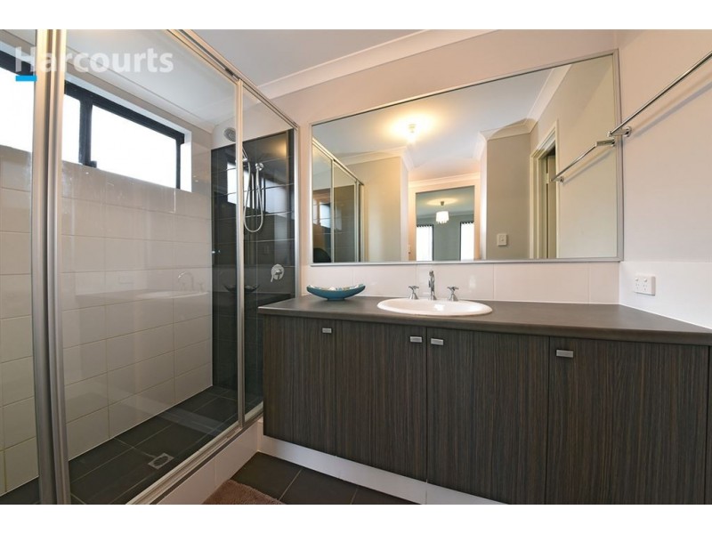 11 Petal Street, Banksia Grove WA 6031