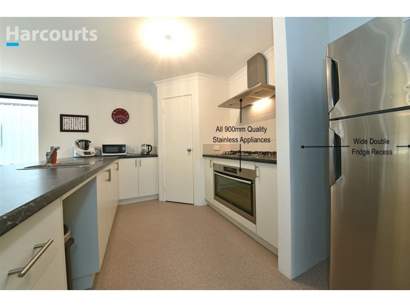 11 Petal Street, Banksia Grove WA 6031