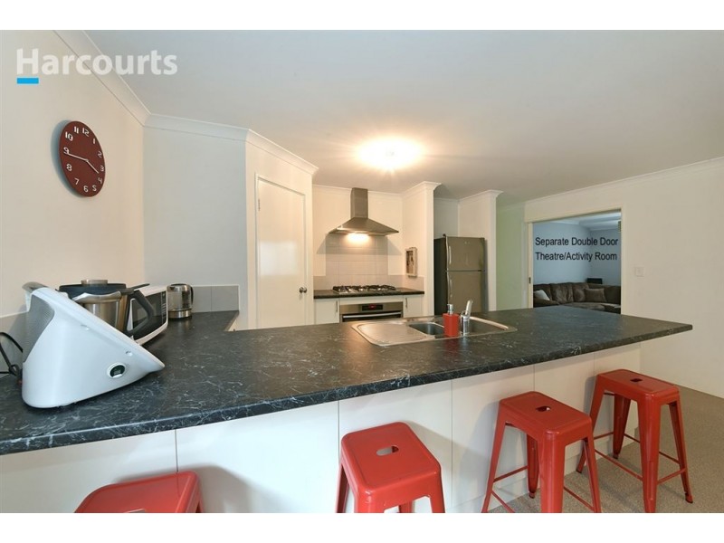 11 Petal Street, Banksia Grove WA 6031