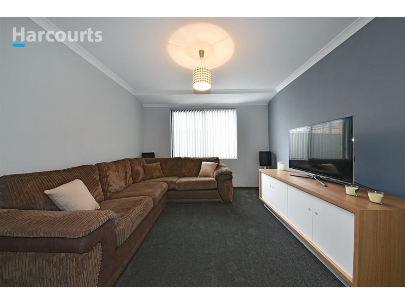 11 Petal Street, Banksia Grove WA 6031