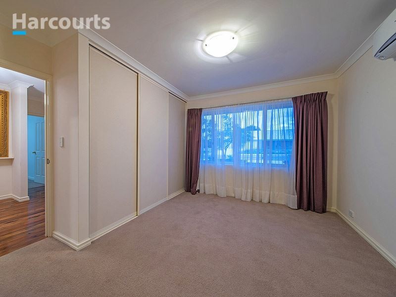 160 Golf Links Drive, Carramar WA 6031