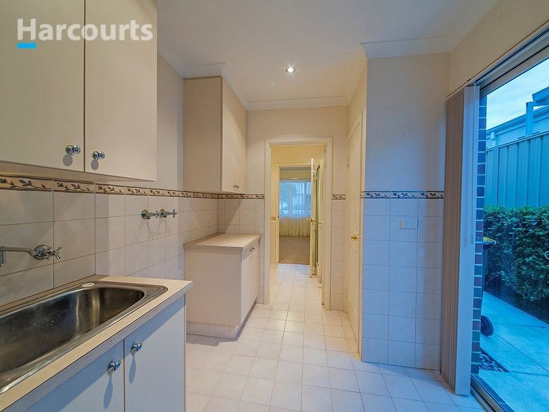 160 Golf Links Drive, Carramar WA 6031