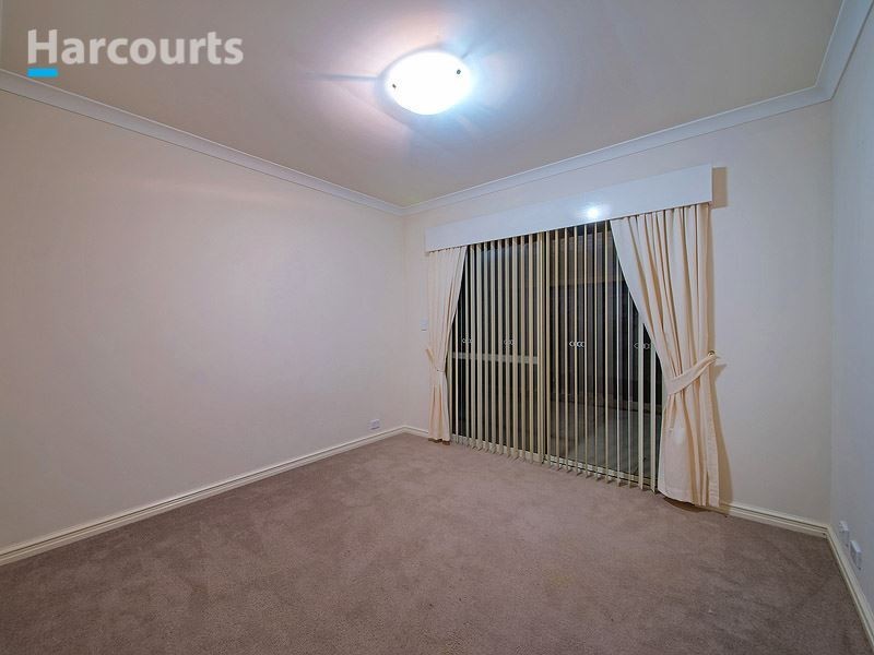 160 Golf Links Drive, Carramar WA 6031