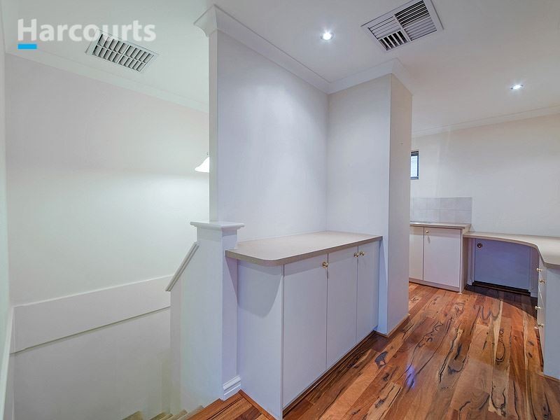 160 Golf Links Drive, Carramar WA 6031