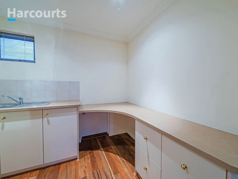 160 Golf Links Drive, Carramar WA 6031