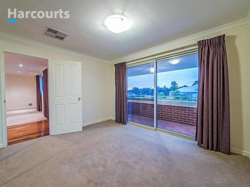 160 Golf Links Drive, Carramar WA 6031