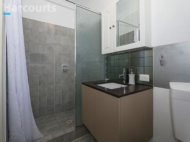 32 Berkshire Drive, Beldon WA 6027