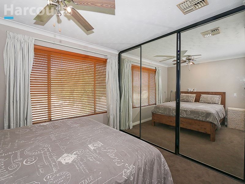 32 Berkshire Drive, Beldon WA 6027