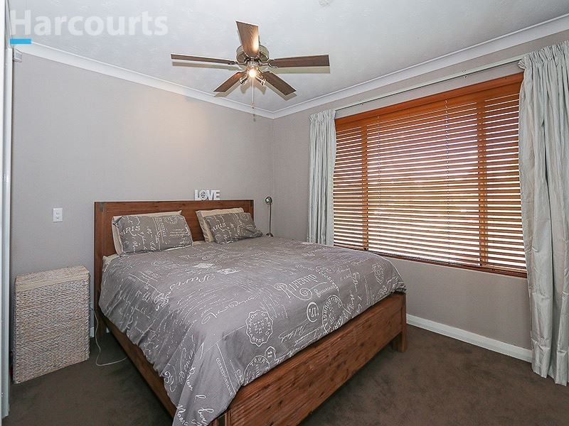 32 Berkshire Drive, Beldon WA 6027