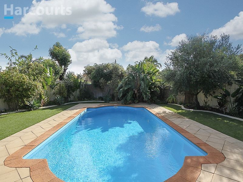 10 Crowther Elbow, Ocean Reef WA 6027