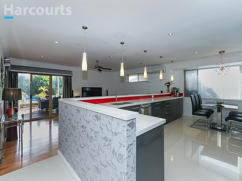 10 Crowther Elbow, Ocean Reef WA 6027