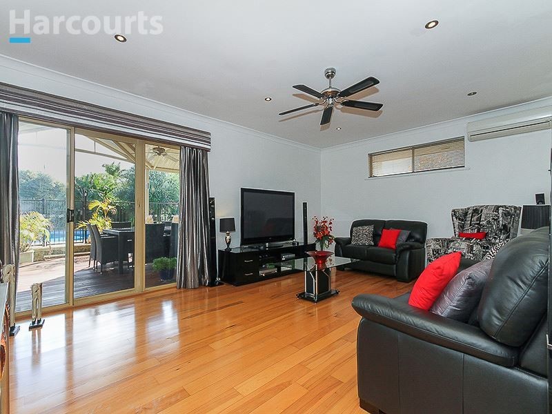 10 Crowther Elbow, Ocean Reef WA 6027