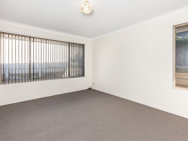 9 Stenton Gardens, Kinross WA 6028