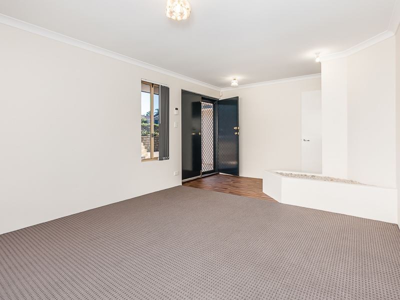 9 Stenton Gardens, Kinross WA 6028