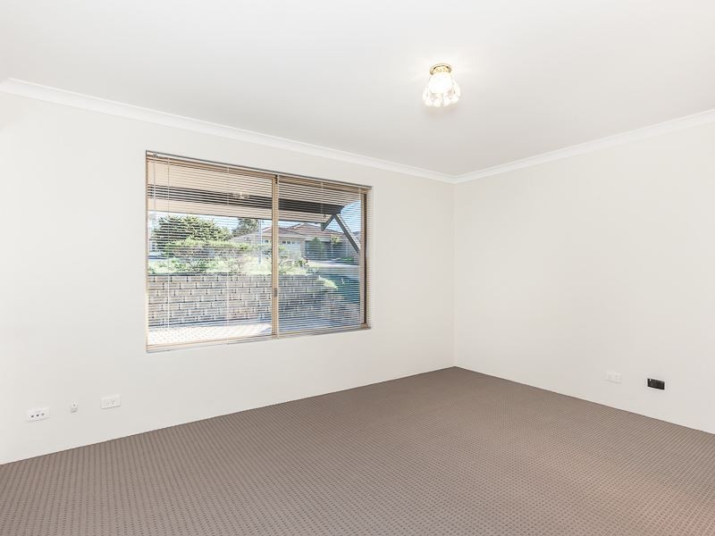 9 Stenton Gardens, Kinross WA 6028