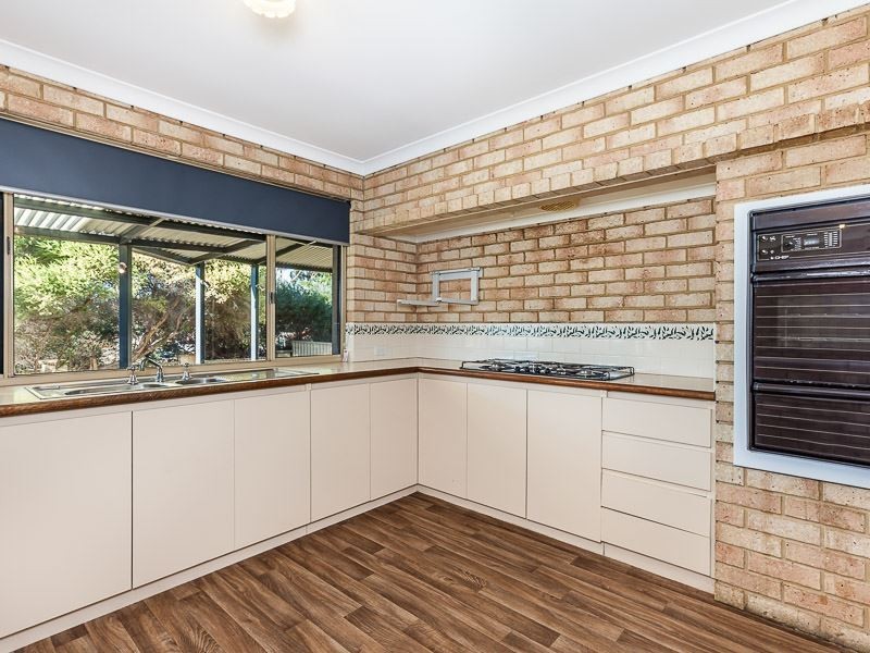 9 Stenton Gardens, Kinross WA 6028