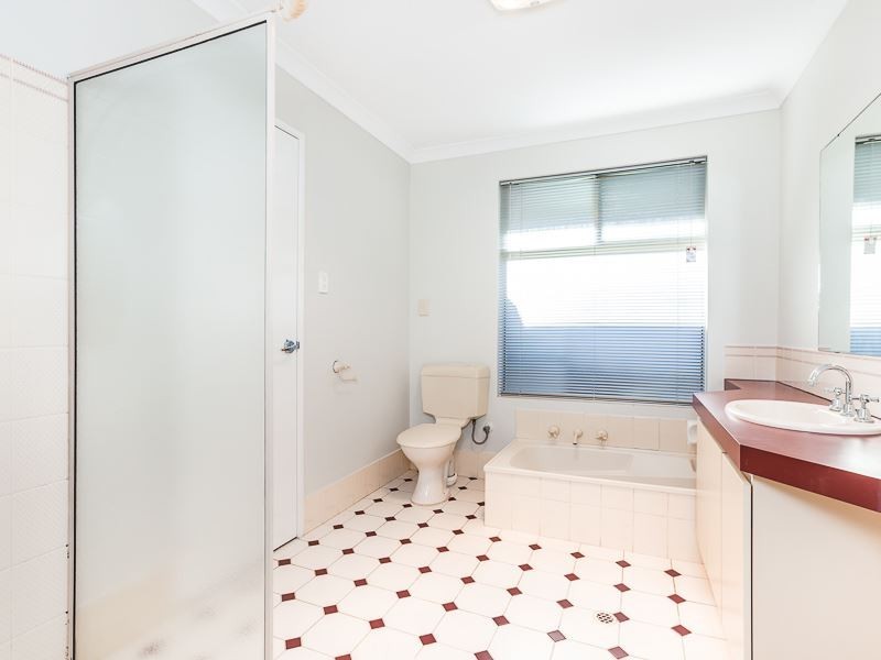 9 Stenton Gardens, Kinross WA 6028