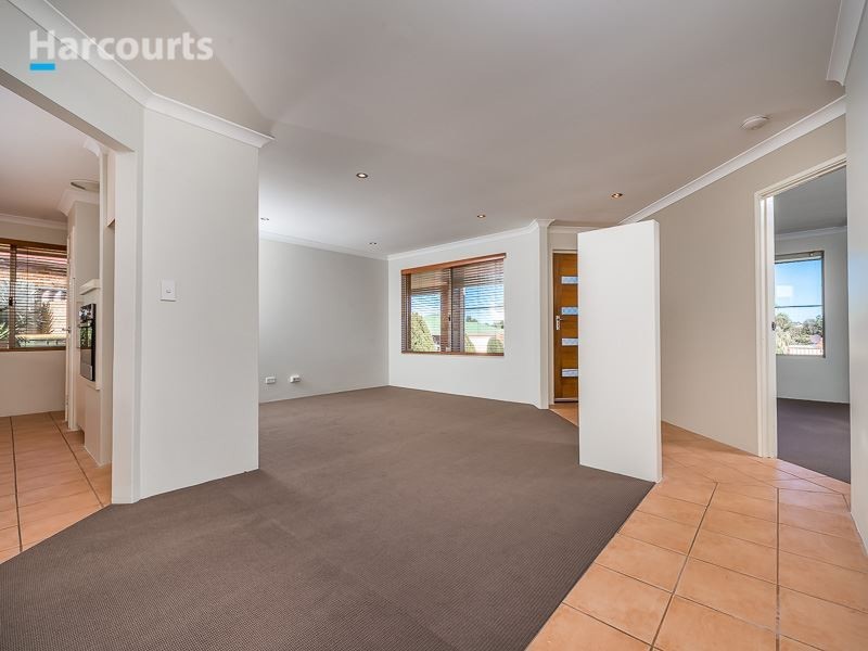 3 Carwoola Circle, Carramar WA 6031