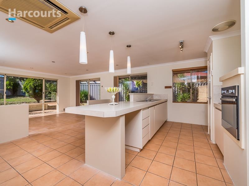 3 Carwoola Circle, Carramar WA 6031