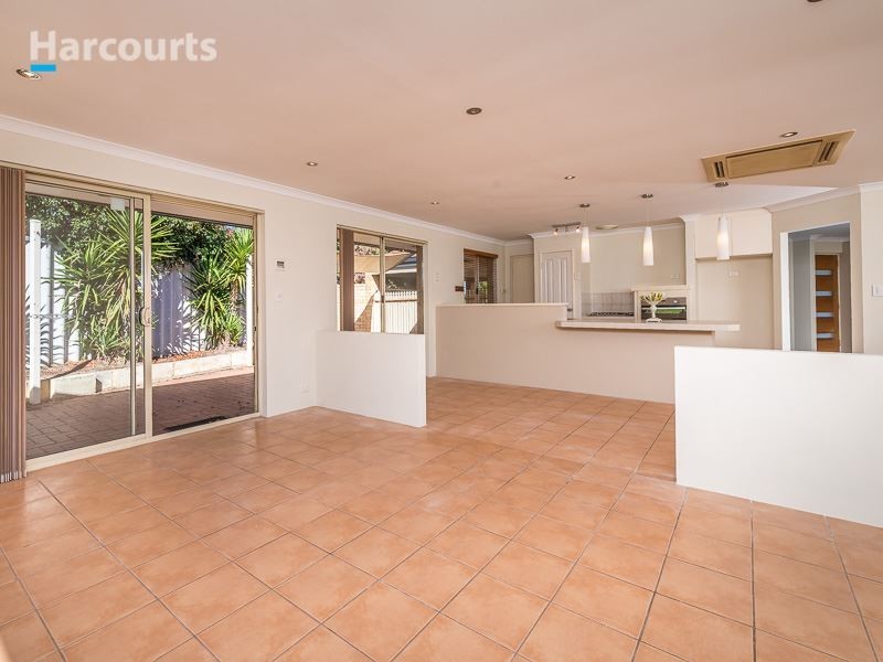 3 Carwoola Circle, Carramar WA 6031