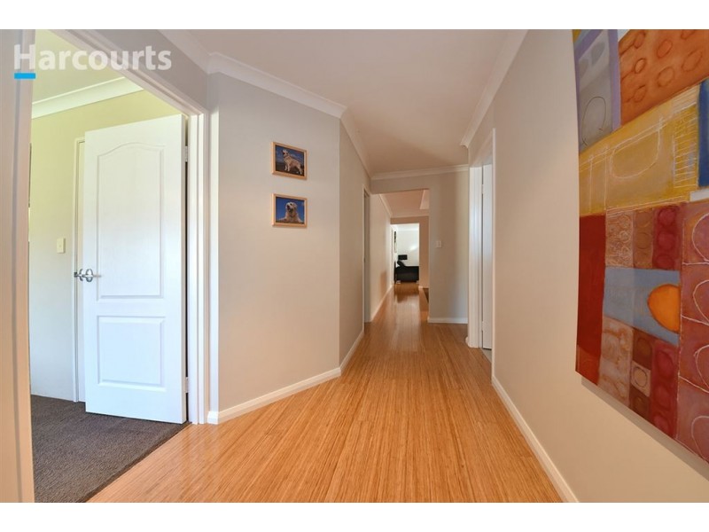 11 Minjah Circuit, Carramar WA 6031