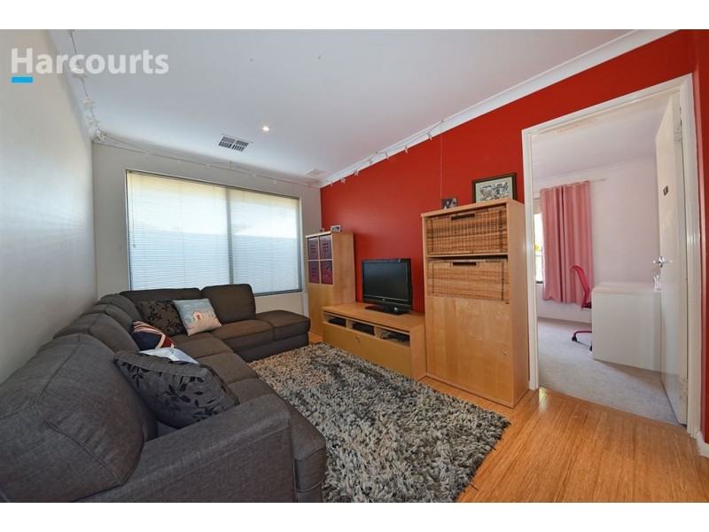 11 Minjah Circuit, Carramar WA 6031