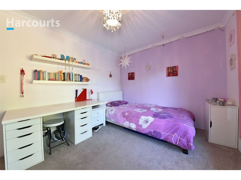 11 Minjah Circuit, Carramar WA 6031