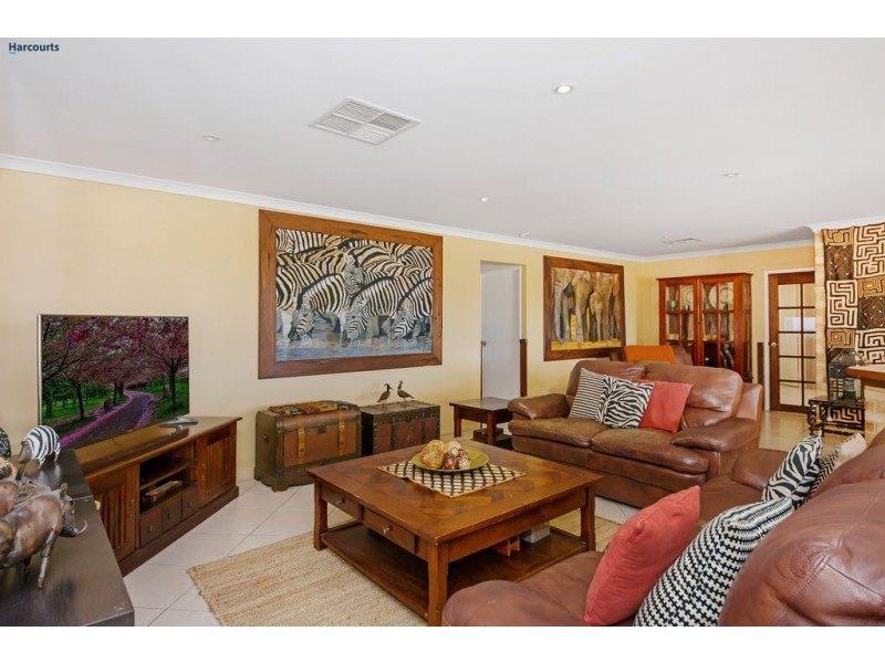 57 Lee Steere Drive, Mariginiup WA 6078