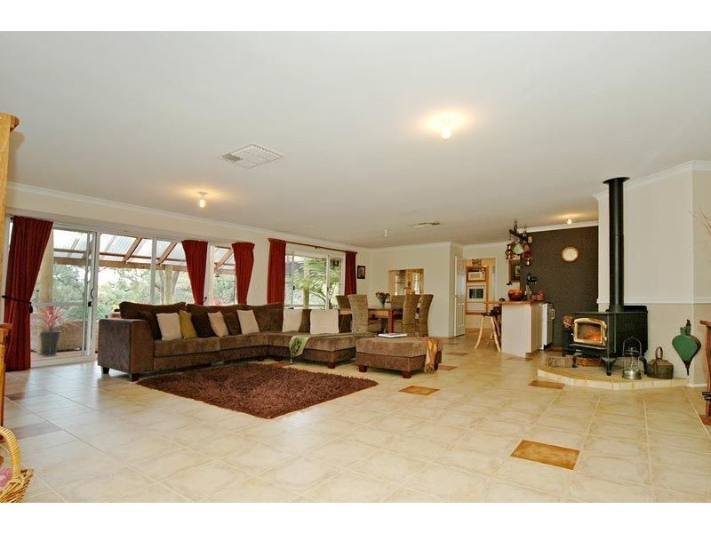 52 Hereford Way, Lower Chittering WA 6084